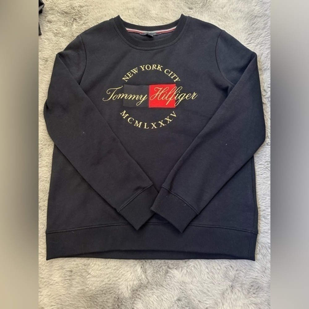 TOMMY HILF. Sweat shirt